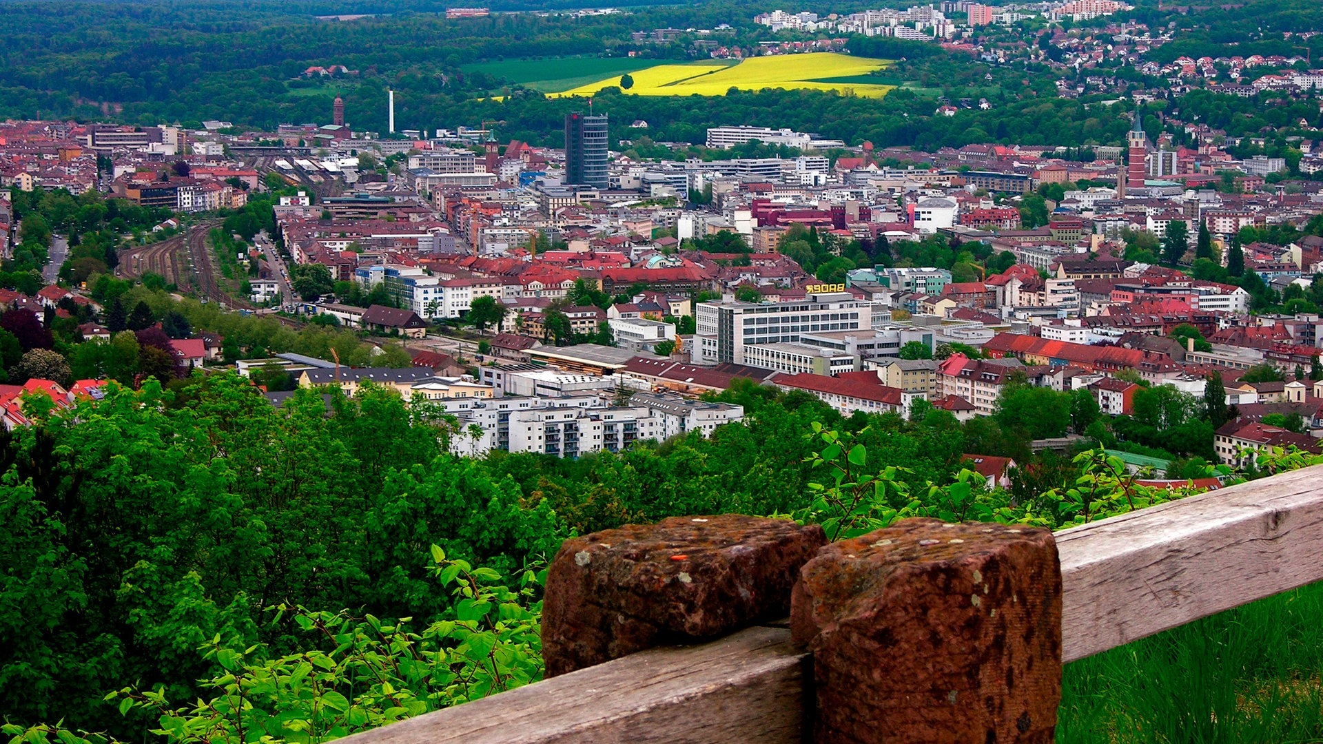 Foto: picture-alliance / Reportdienste, picture alliance / imageBROKER | Geduldig Der Wallberg in Pforzheim (Foto: picture-alliance / Reportdienste, picture alliance / imageBROKER | Geduldig)