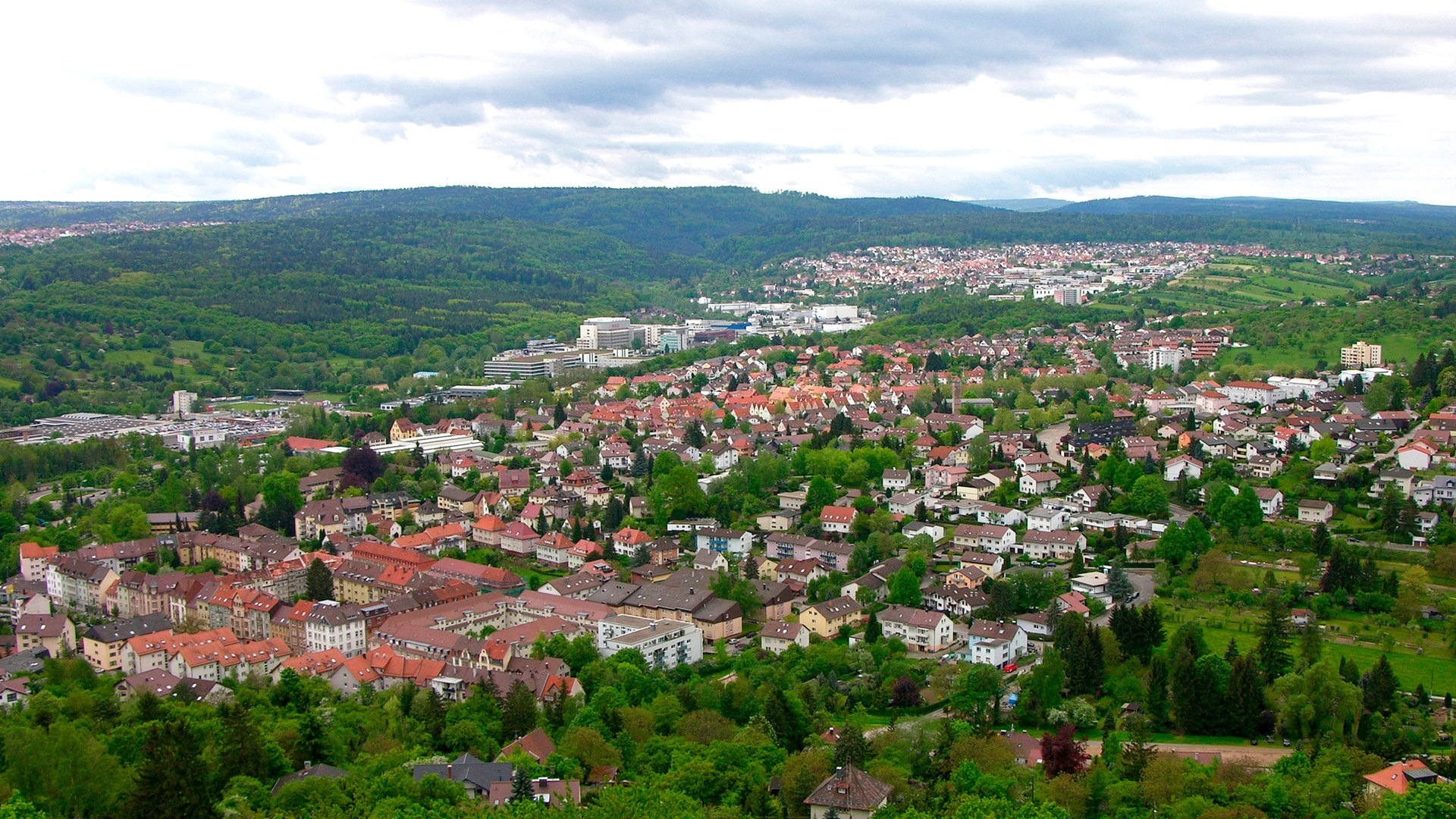 Foto: picture-alliance / Reportdienste, picture alliance / imageBROKER | Geduldig Der Wallberg in Pforzheim (Foto: picture-alliance / Reportdienste, picture alliance / imageBROKER | Geduldig)