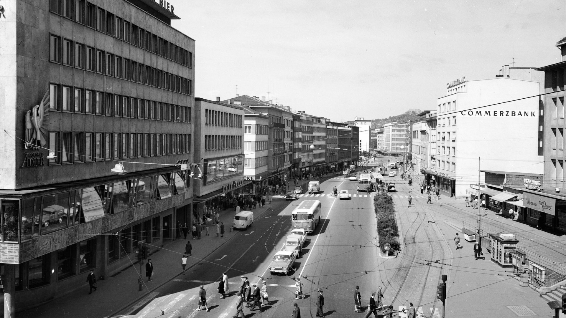Foto: Stadtarchiv Pforzheim – Instutut für Stadtgeschichte|S1-09-002-V-032|Fotograf: Gerd Wipfler Die Stadt Pforzheim – vor und nach dem Luftangriff 1945. (Foto: Stadtarchiv Pforzheim – Instutut für Stadtgeschichte|S1-09-002-V-032|Fotograf: Gerd Wipfler)