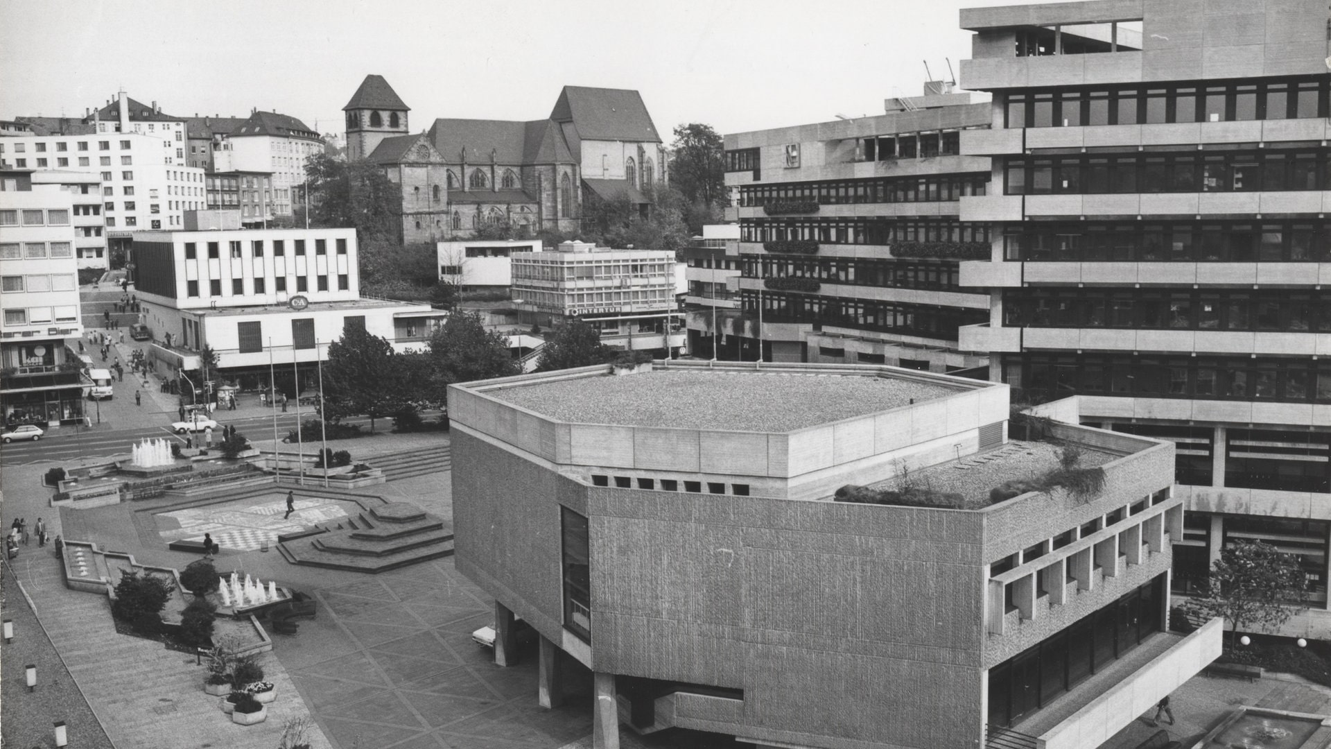 Foto: Stadtarchiv Pforzheim – Instutut für Stadtgeschichte|S1-09-005-V-02-039|Fotograf: Jürgen Wiesenfarth Die Stadt Pforzheim – vor und nach dem Luftangriff 1945. (Foto: Stadtarchiv Pforzheim – Instutut für Stadtgeschichte|S1-09-005-V-02-039|Fotograf: Jürgen Wiesenfarth)