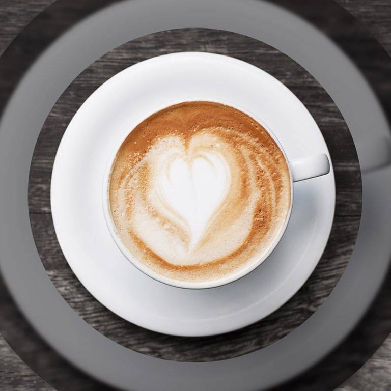Kaffeetasse mit Créma (Foto: Adobe Stock, jd-photodesign)