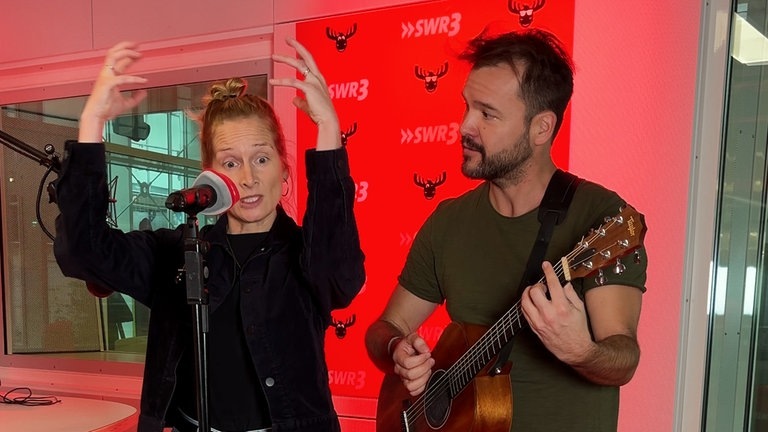 Sabris und Bastis Song über das Elternsein (Foto: SWR)
