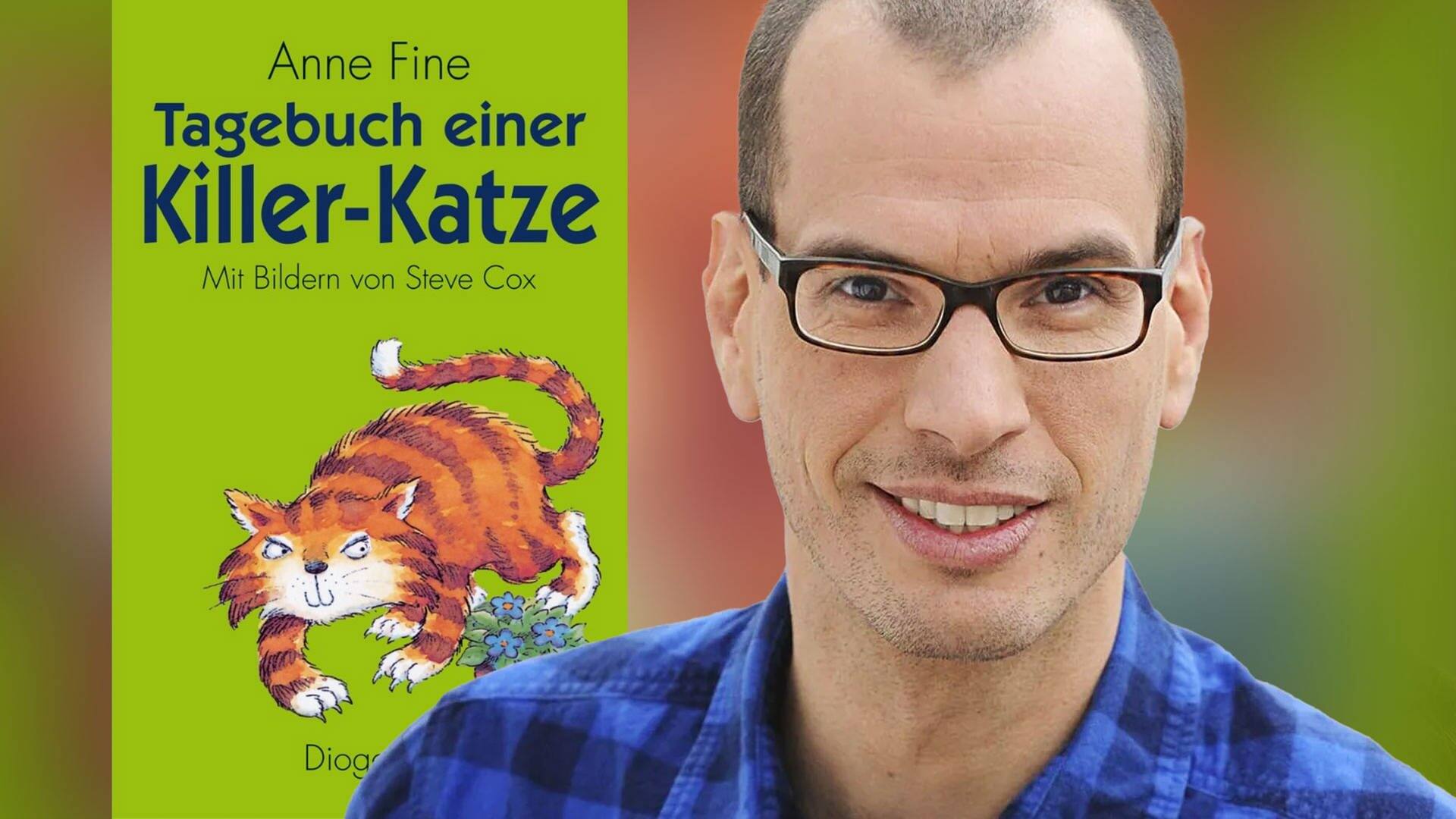 Kriestof Kien stellt das Buchcover vor von Anne Fien mit dem Titel "Tagebuch einer Killerkatze" (Foto: Cover: Moritz Verlgag | SWR3)