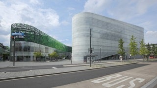 Zentralplatz in Koblenz mit dem Forum Confluentes rechts und dem Forum Mittelrhein links. (Foto: IMAGO, Alimdi) Zentralplatz in Koblenz mit dem Forum Confluentes rechts und dem Forum Mittelrhein links.