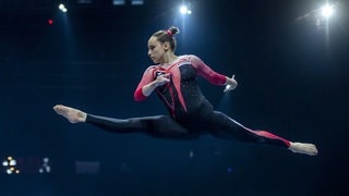 Auch das hat mit Fair Play im Sport zu tun: Sarah Voss hat zum Auftakt der Turn-EM mit ihrem Auftritt in einem Ganzkörperanzug als erste deutsche Turnerin ein Zeichen gegen die Sexualisierung der Sportart gesetzt. (Foto: dpa Bildfunk, picture alliance/dpa/KEYSTONE | Georgios Kefalas) Auch das hat mit Fair Play im Sport zu tun: Sarah Voss hat zum Auftakt der Turn-EM mit ihrem Auftritt in einem Ganzkörperanzug als erste deutsche Turnerin ein Zeichen gegen die Sexualisierung der Sportart gesetzt.