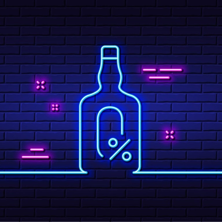 Neon-Leuchte alkoholfreie Flasche: Was bringt der Dry January? (Foto: AdobeStock | blankstock)