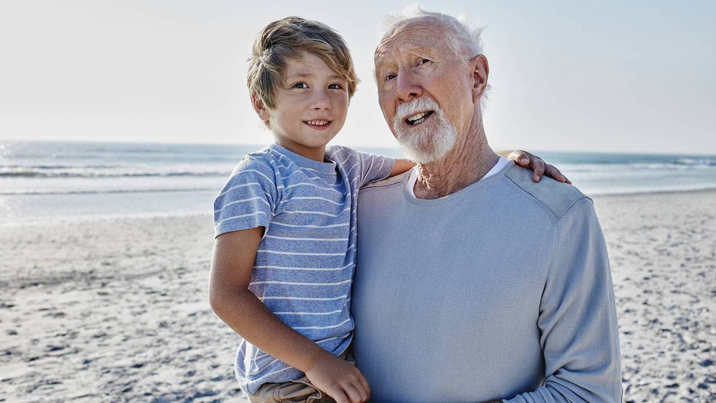 Opa und Enkel: Wer Familie hat, sollte an Vorsorge denken