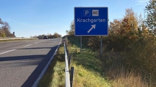 Autobahn-Parkplatznamen (Foto: Autobahn GmbH) Autobahn-Parkplatznamen