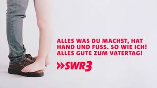 Lustige Bilder mit Whatsapp-Sprüchen zum Vatertag, die du an Papa verschicken kannst.