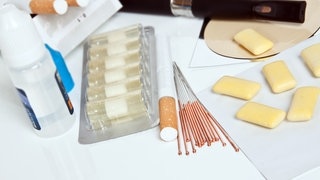 Es gibt viele Nikotinersatzprodukte. Kaugummi, Plaster, Nasenspray und mehr. (Foto: Adobe Stock) Es gibt viele Nikotinersatzprodukte. Kaugummi, Plaster, Nasenspray und mehr.