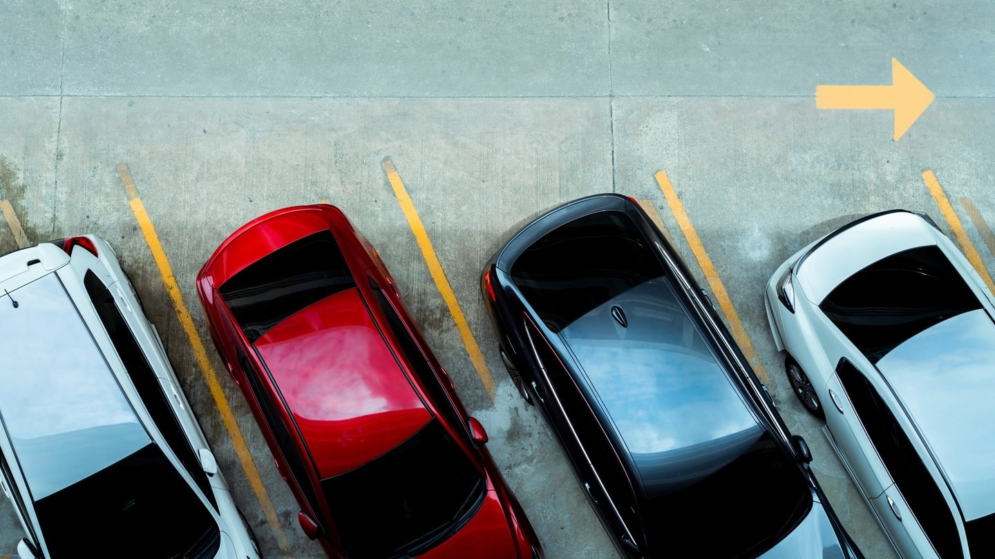 Autos auf Parkplatz