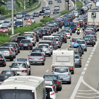 Stau auf der A5 zwischen Karlsruhe und Bruchsal (Symbolbild).