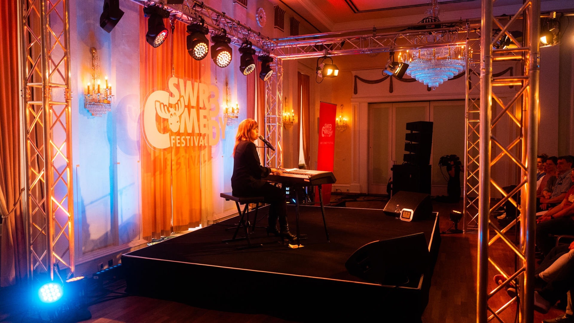 Foto: SWR3 Katie Freudenschuss beim SWR3 Comedy Festival 2019 (Foto: SWR3)