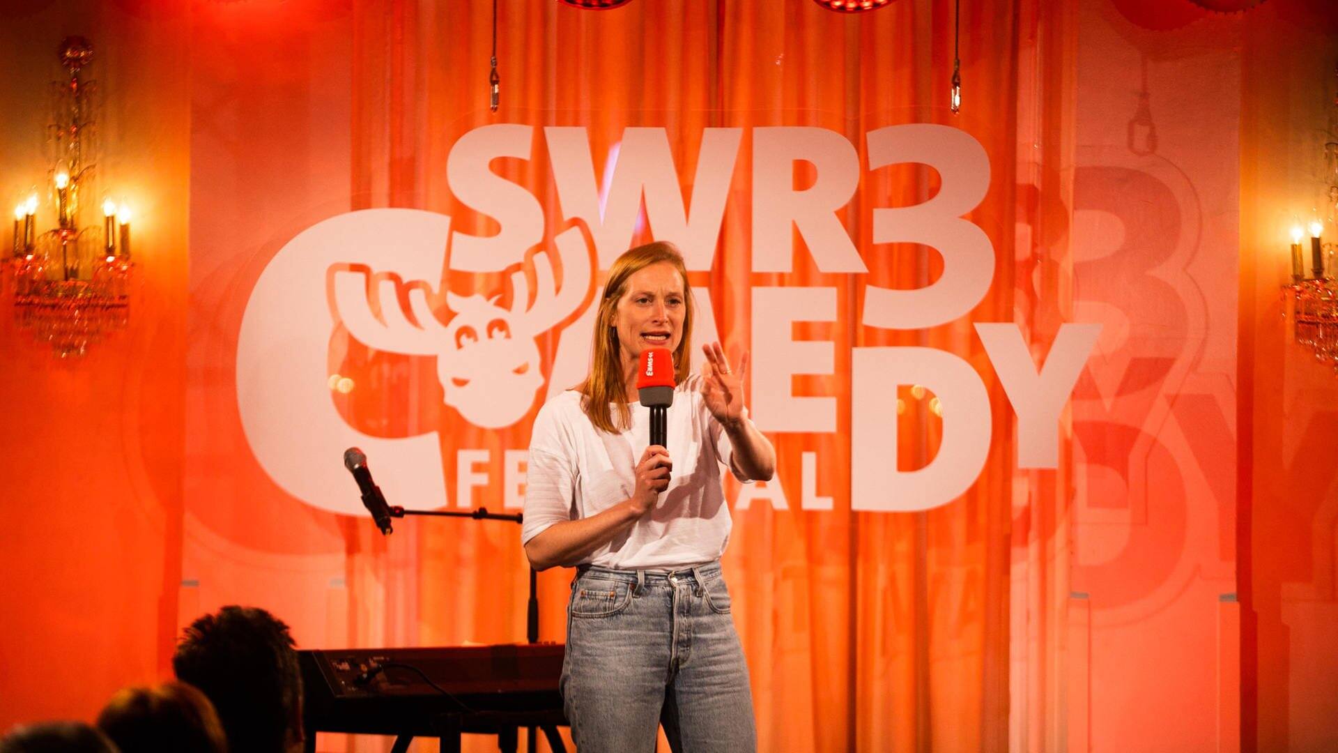 Katie Freudenschuss beim SWR3 Comedy Festival 2019 (Foto: SWR3)