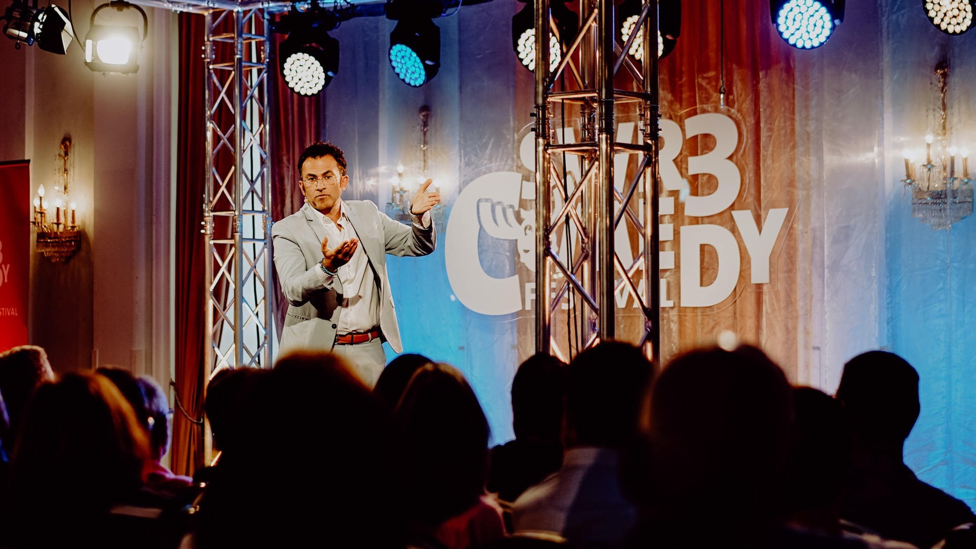 Foto: SWR3 Fatih Çevikkollu beim SWR3 Comedy Festival 2019 (Foto: SWR3)