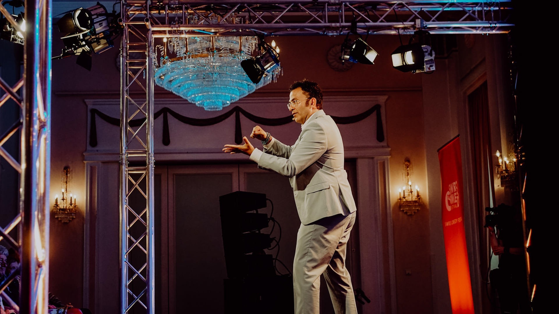 Foto: SWR3 Fatih Çevikkollu beim SWR3 Comedy Festival 2019 (Foto: SWR3)