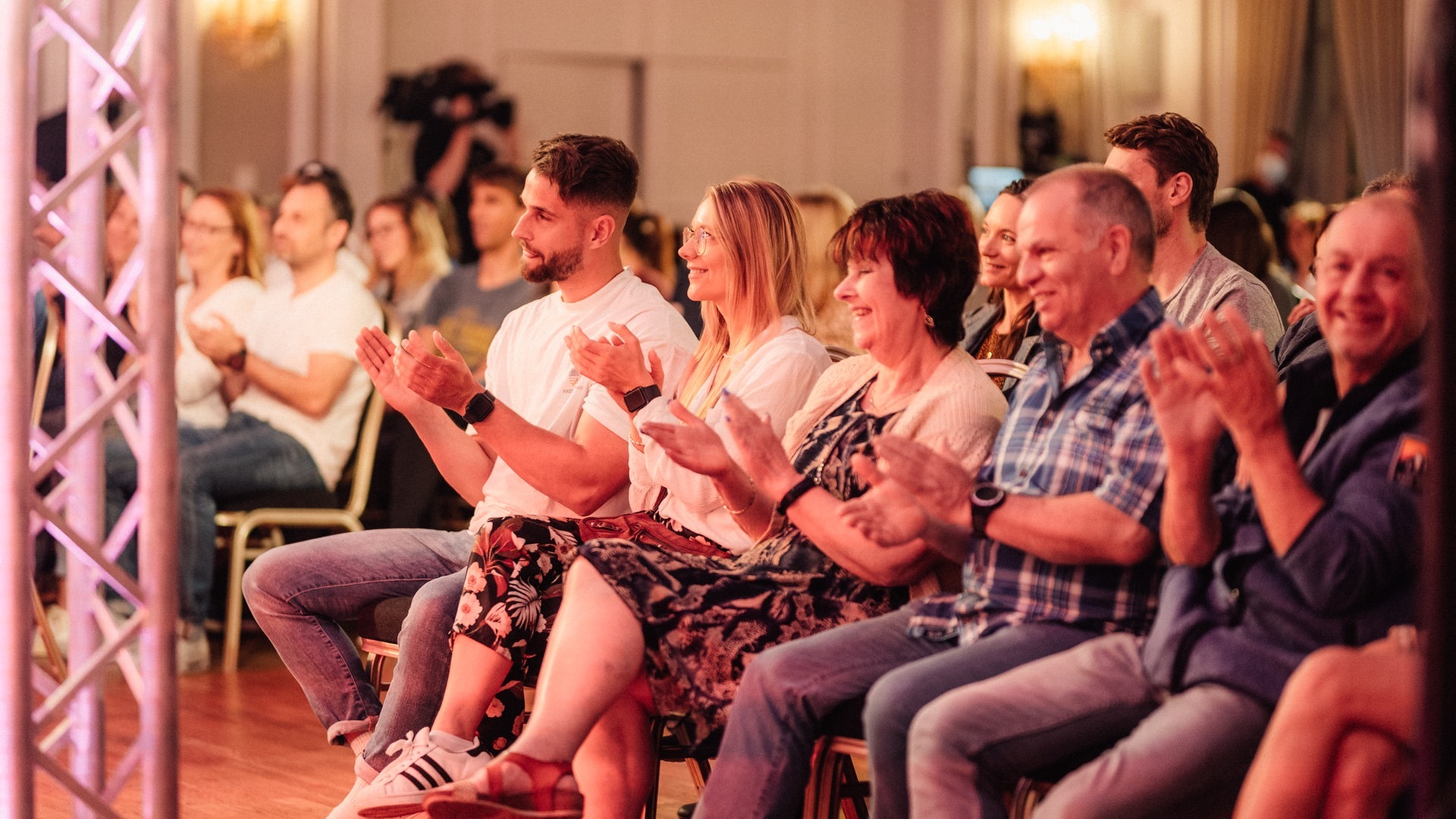 Foto: SWR SWR3 Comedy Festival 2022 New Comedians am Samstag (Foto: SWR)