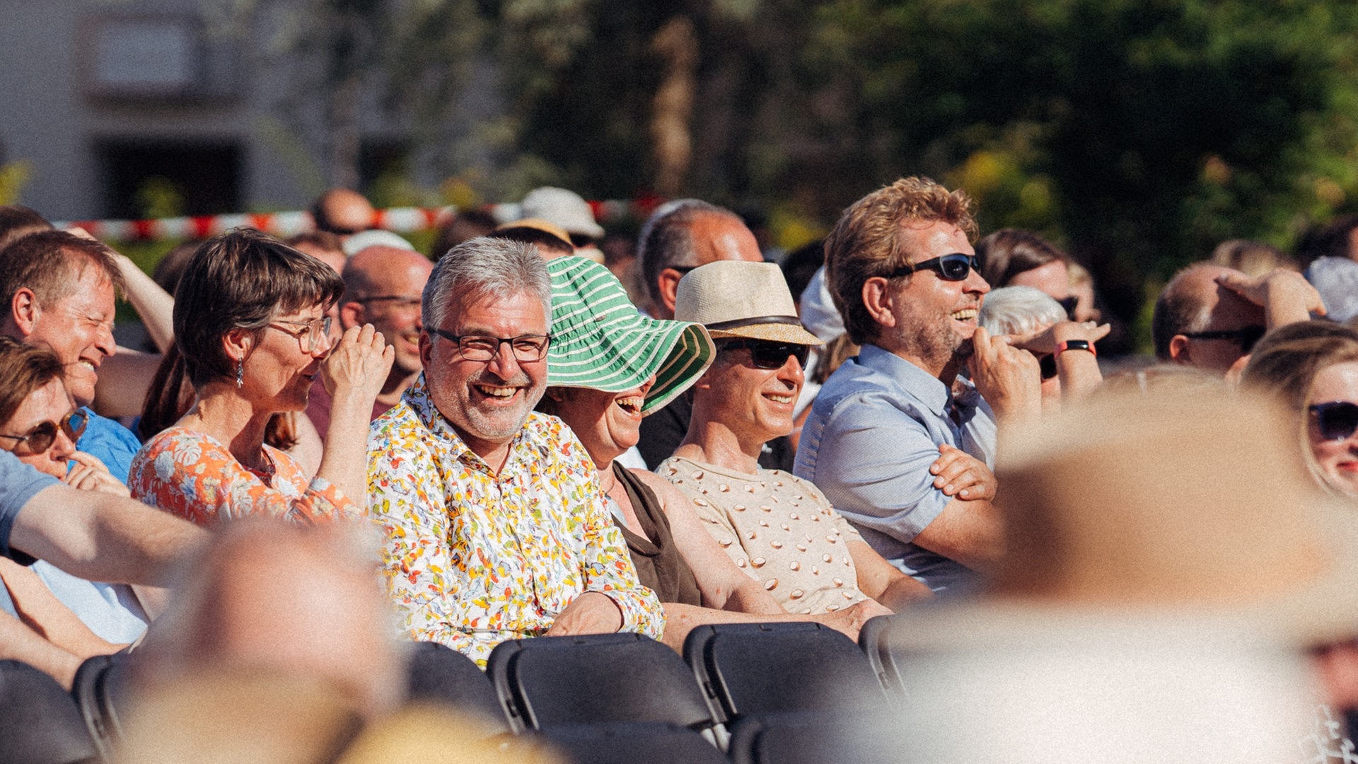 Foto: SWR, SWR3 | Narmo Visuals / Adrian Walter Florian Schroeder beim SWR3 Comedy Festival 2022 (Foto: SWR, SWR3 | Narmo Visuals / Adrian Walter)