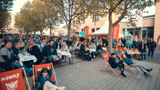 Besucher beim Comedy Festival