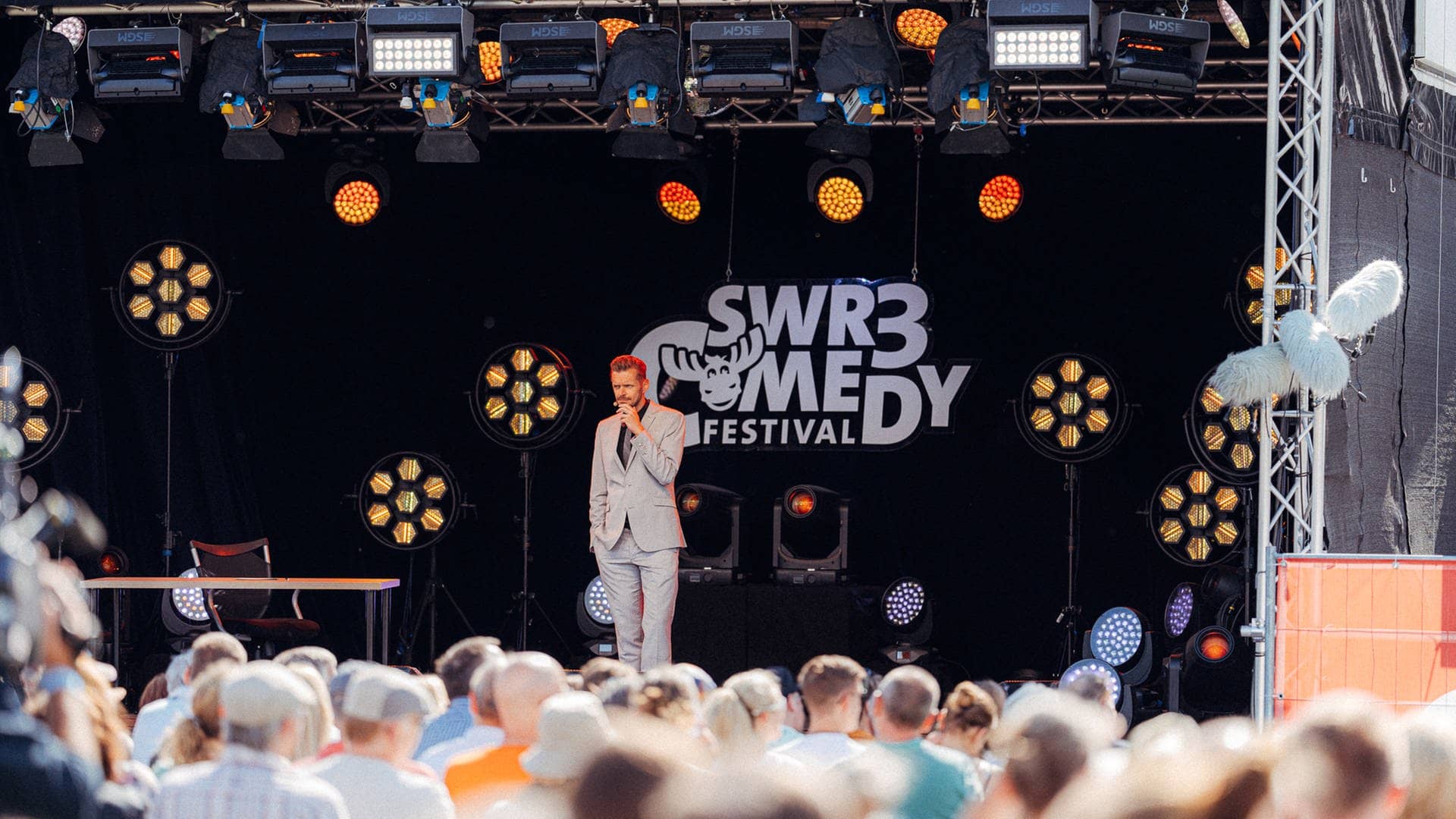 Florian Schroeder beim SWR3 Comedy Festival 2022 (Foto: SWR, SWR3 | Narmo Visuals / Adrian Walter)
