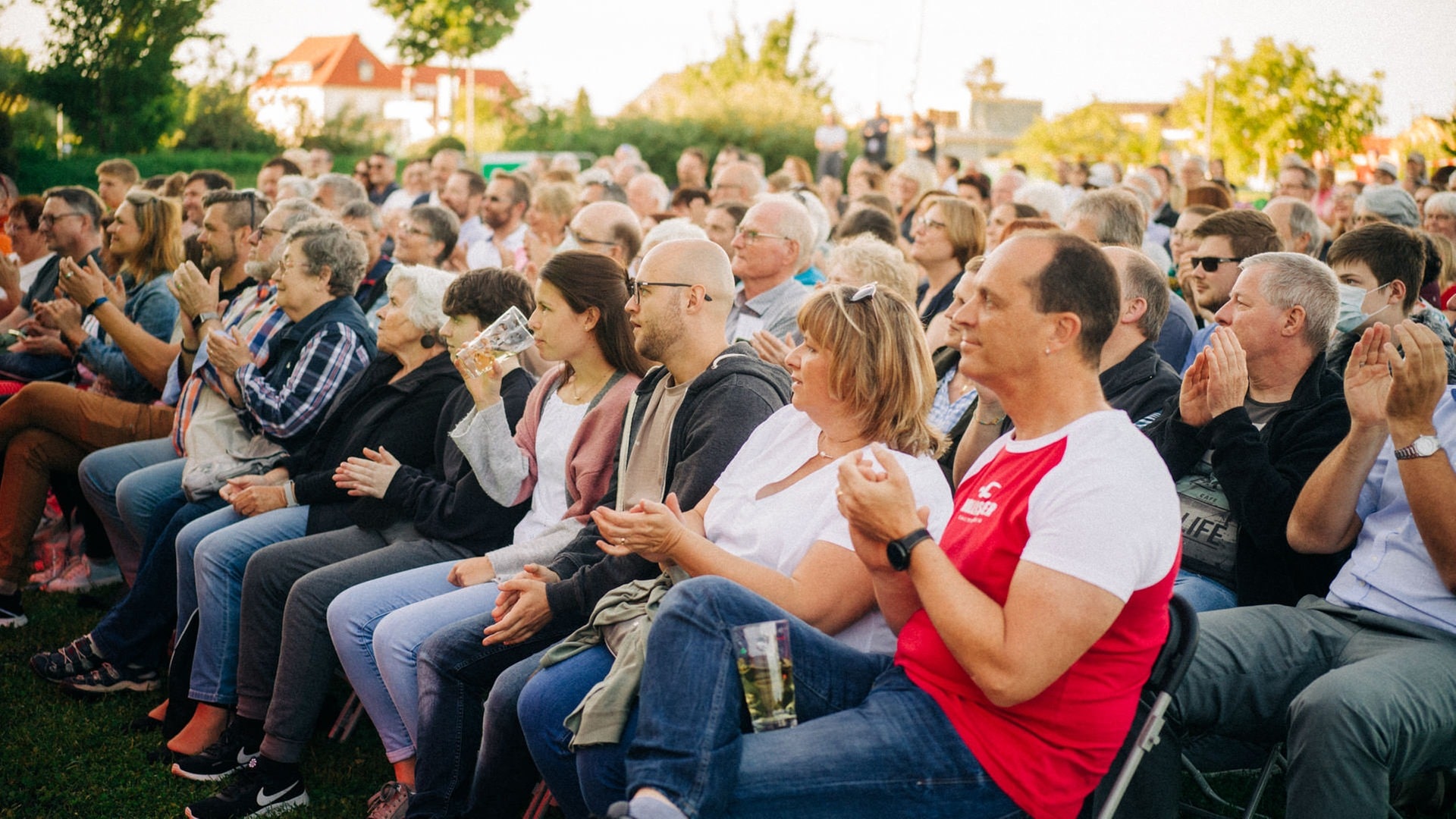 Foto: SWR, Niko Neithardt „basta“ beim SWR3 Comedy Festival 2022 (Foto: SWR, Niko Neithardt)