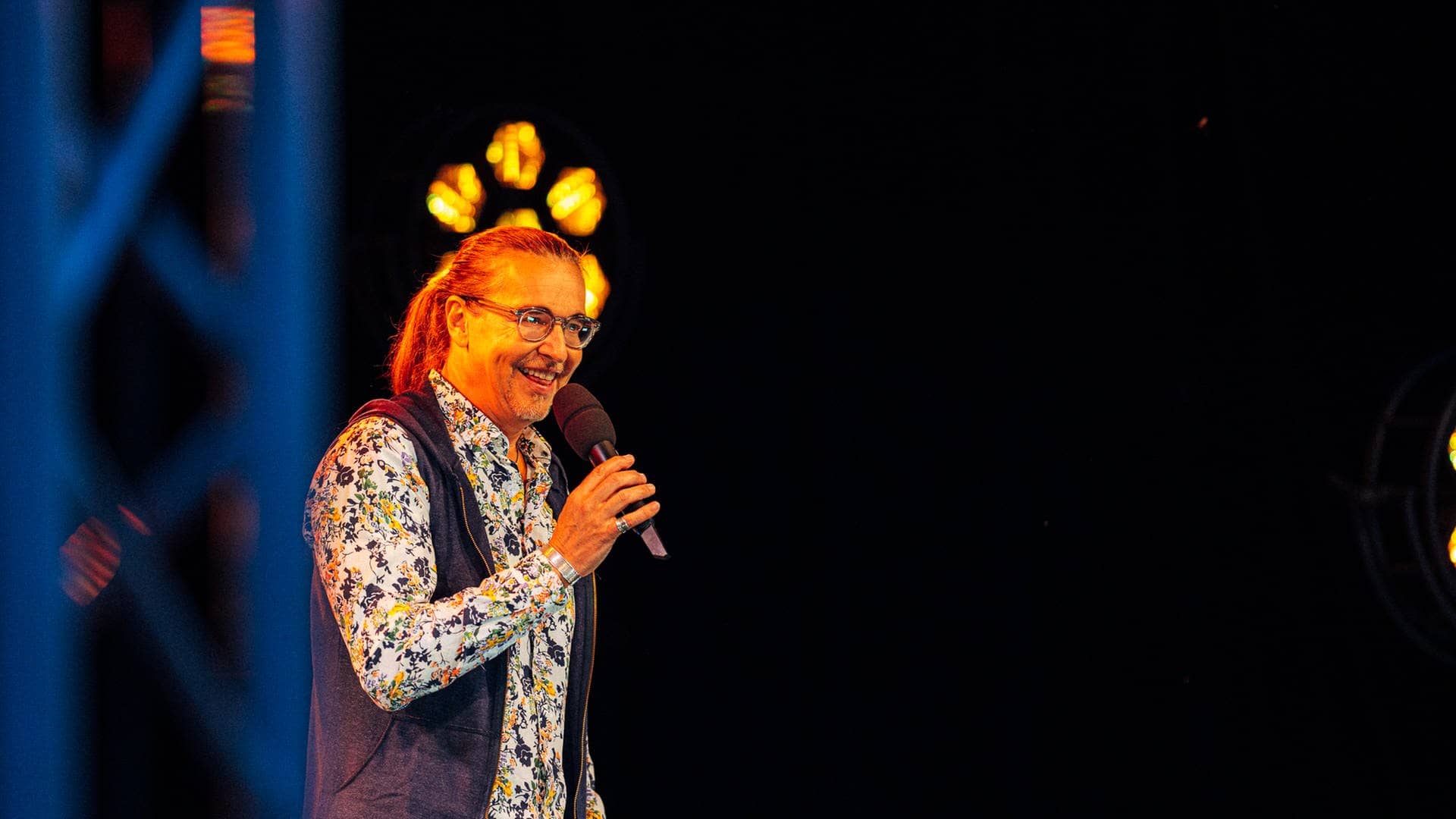 Chako Habekost beim SWR3 Comedy Festival 2022 (Foto: SWR3, Narmo Visuals / Adrian Walter)