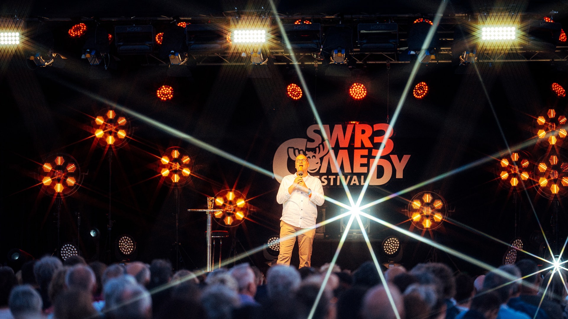 Foto: SWR3, Narmo Visuals / Adrian Walter Chako Habekost beim SWR3 Comedy Festival 2022 (Foto: SWR3, Narmo Visuals / Adrian Walter)