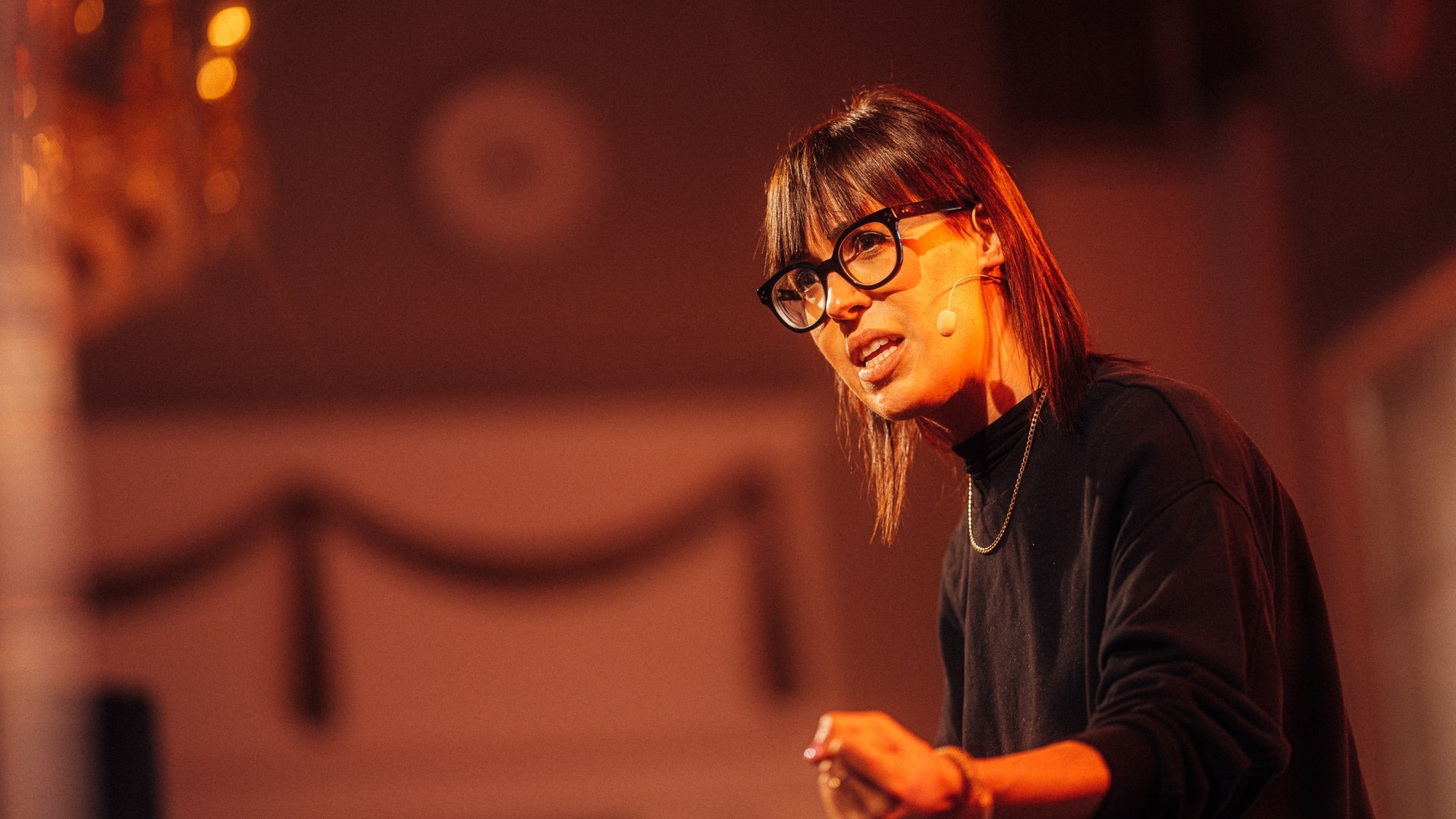 Foto: SWR3, Adrian Walter Eva Karl Faltermeier beim SWR3 Comedy Festival 2023 (Foto: SWR3, Adrian Walter)