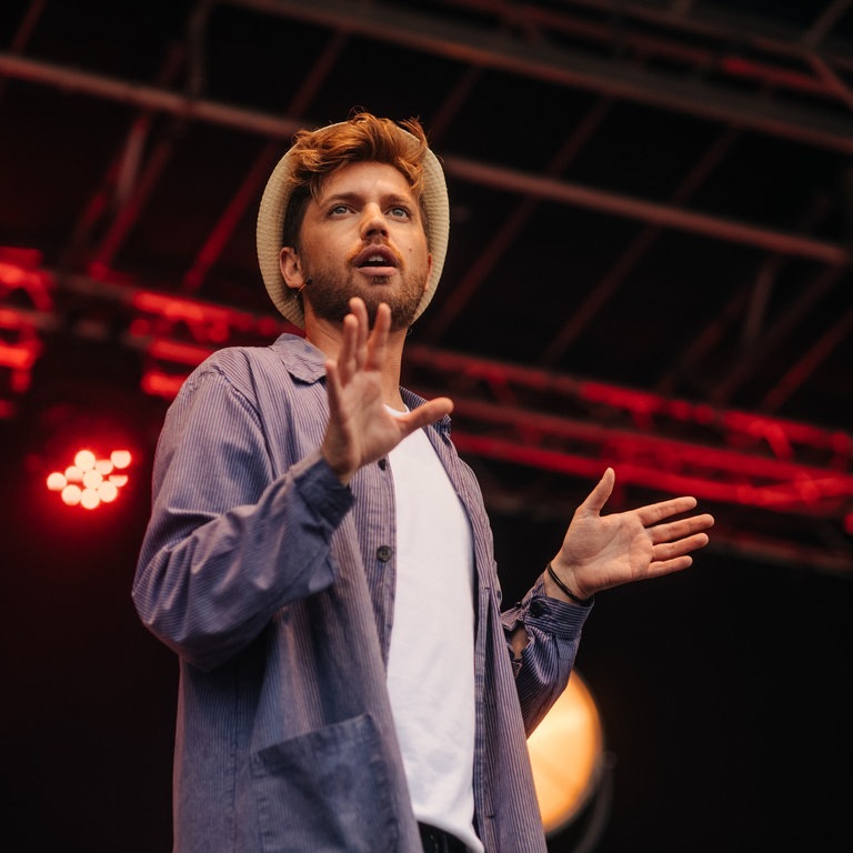 Comedian Tim Poschmann beim SWR3 Comedy Festival 2023 (Foto: SWR3, Niko Neithardt)