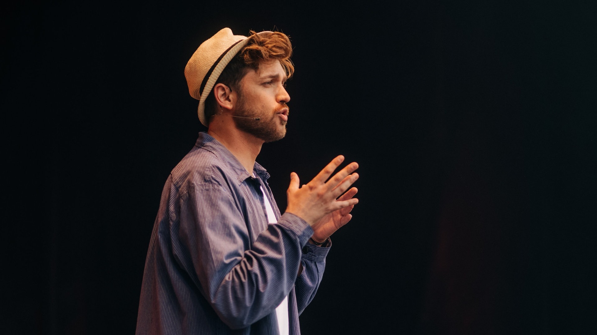 Foto: SWR3, Niko Neithardt Tim Poschmann beim SWR3 Comedy Festival 2023 (Foto: SWR3, Niko Neithardt)