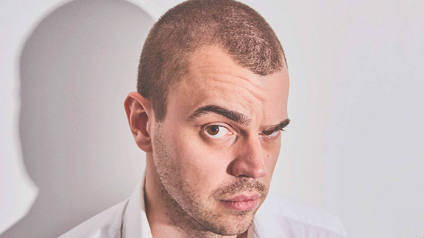 Foto: Jens Rüßmann Nikita Miller liefert deutsch-russische Comedy der etwas anderen Art: Mehr erzählt mit viel Tiefe aber direkt und sehr satirisch. (Foto: Jens Rüßmann)