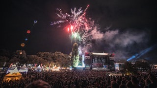 Pauken, Trompeten und ein Feuerwerk (Foto: Niko Neithardt) Pauken, Trompeten und ein Feuerwerk