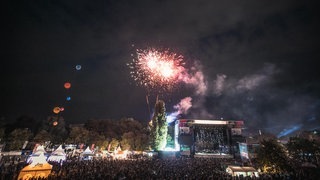 Pauken, Trompeten und ein Feuerwerk (Foto: Niko Neithardt) Pauken, Trompeten und ein Feuerwerk