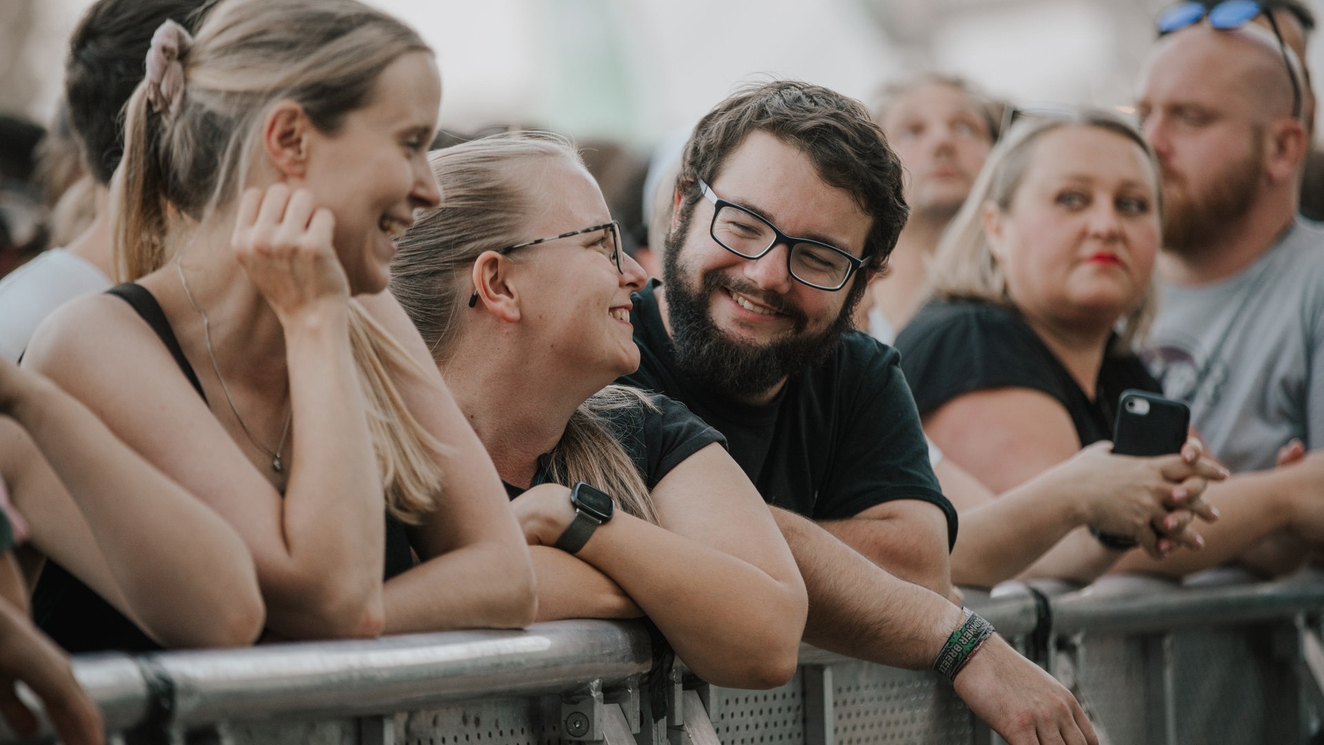 Foto: SWR3, Ronny Zimmermann Alligatoah tritt am Samstagabend bei Das Fest auf der Hauptbühne auf und wird gefeiert (Foto: SWR3, Ronny Zimmermann)