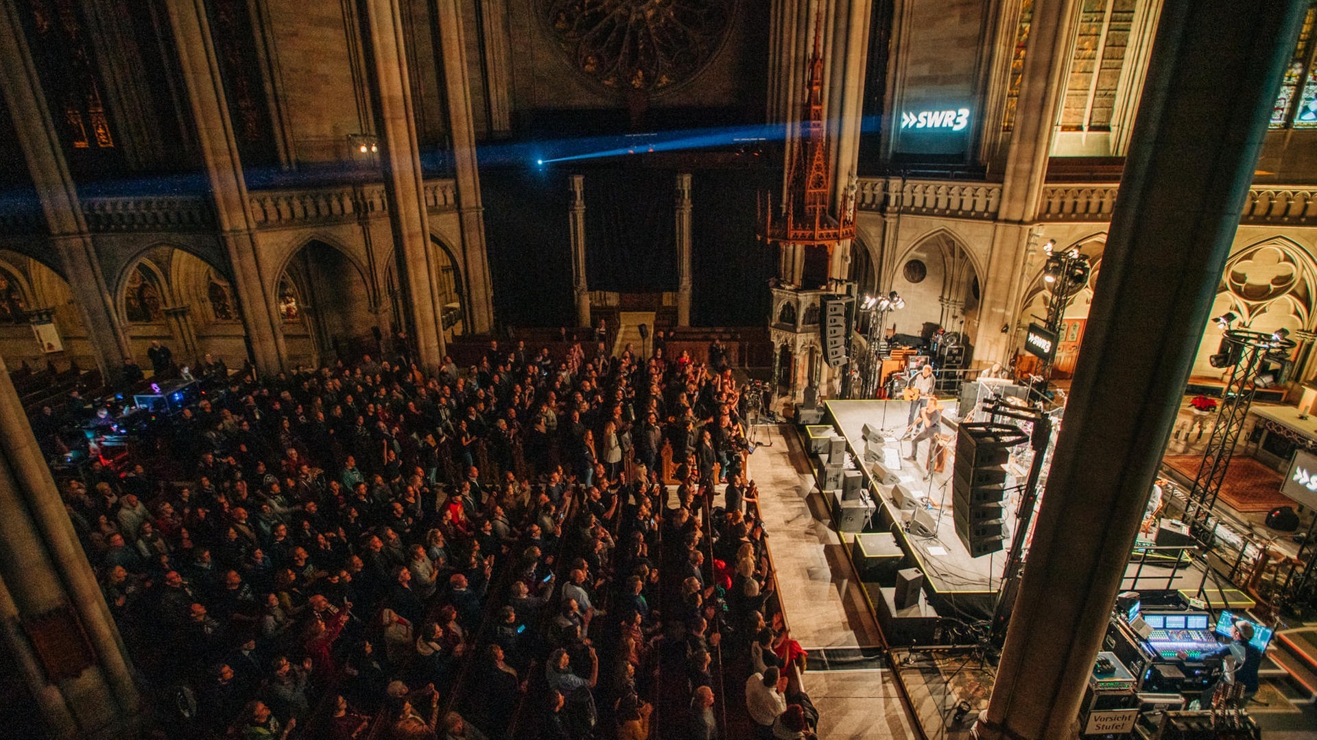 Foto: SWR3 Die Toten Hosen in der Gedächtniskirche in Speyer (Foto: SWR3)
