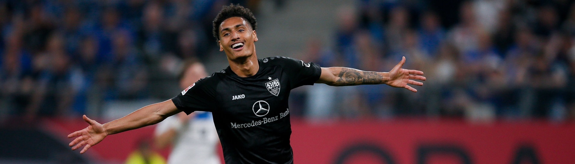 VfB-Spieler Enzo Millot beim Torjubel nach dem 1:2 Führungstreffer (Foto: picture-alliance / Reportdienste, https://img.picturealliance.sodatech.com/SUSE/wprev/411955564.jpg)