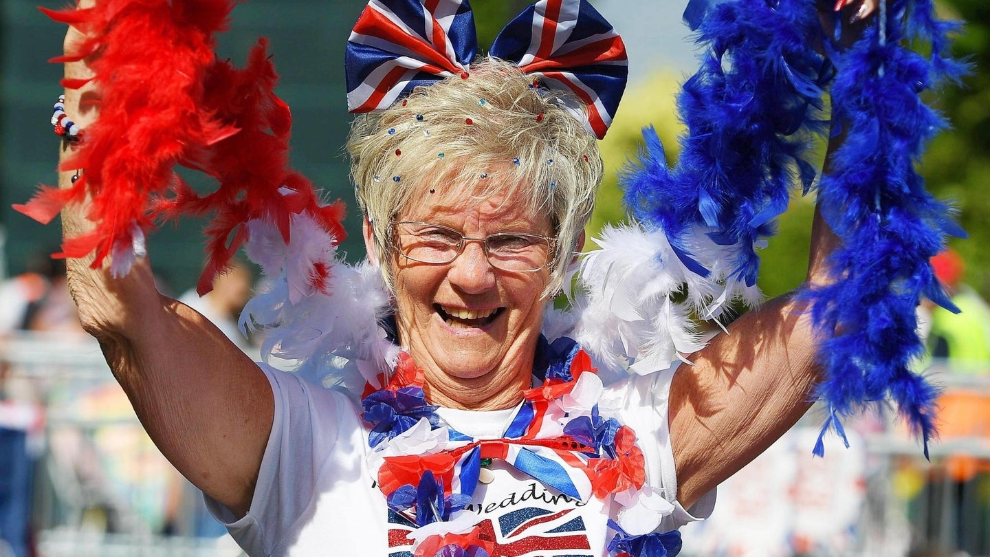 Zuschauer der royalen Hochzeit (Foto: dpa/picture-alliance)