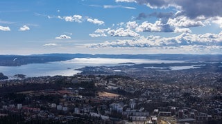 Blick von Holmenkollbakken (Foto: Fotolia © emiliano_pano) Blick von Holmenkollbakken