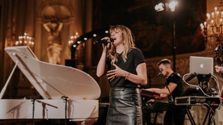 Casino-Session mit Louane