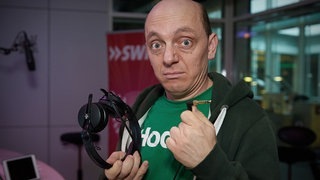 Jetzt tu' nicht so, als wüsstest du nicht, wo der Stecker reinkommt. (Foto: SWR3) Jetzt tu' nicht so, als wüsstest du nicht, wo der Stecker reinkommt.