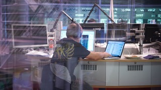 Bernhard Hoëcker beim Radio-Duell im SWR3-Studio (Foto: Björn Pados / SWR3.de) Bernhard Hoëcker beim Radio-Duell im SWR3-Studio