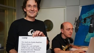 Bernhard Hoëcker mit Moderator Kristian Thees im SWR3-Studio (Foto: Björn Pados / SWR3.de) Bernhard Hoëcker mit Moderator Kristian Thees im SWR3-Studio