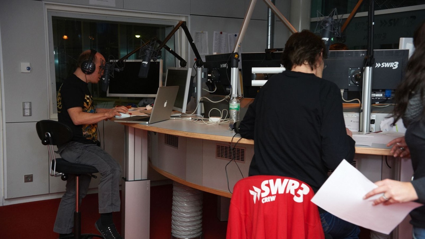 Bernhard Hoëcker beim letzten Spiel (Foto: Björn Pados / SWR3.de)