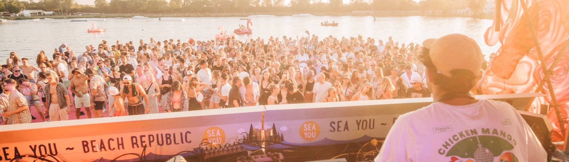 Bühnen, DJs und See beim Sea You Festival (Foto: SWR3, Niko Neithardt)