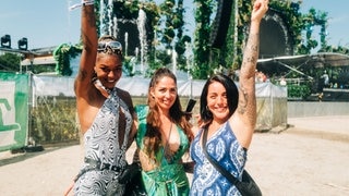Die Sea You Crowd hat sich auch 2024 wieder ganz viel für ihr Outfit einfallen lassen. Hier gibt es die tollsten Dresses und verrücktesten Kleidungsstücke. (Foto: SWR, Nico Neithardt) Die Sea You Crowd hat sich auch 2024 wieder ganz viel für ihr Outfit einfallen lassen. Hier gibt es die tollsten Dresses und verrücktesten Kleidungsstücke.