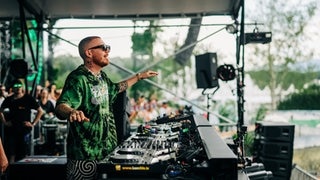Die DJs beim Sea You Festival 2024 am Tunisee (Foto: SWR, Niko Neithardt) Die DJs beim Sea You Festival 2024 am Tunisee