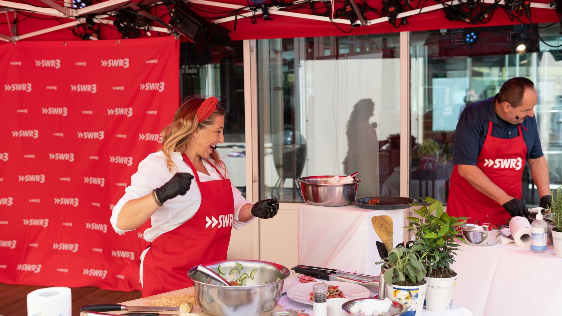 Spaß beim Grillen! (Foto: SWR, Björn Pados)
