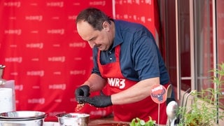 Starkoch Johann Lafer beim großen SWR3 Grillen 2020.