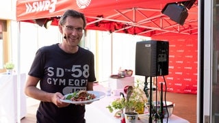 Auch für SWR3-Moderator Kristian Thees gibt es eine Portion.