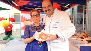 Maite Kelly und Johann Lafer mit Lachs (Foto: SWR3) Maite Kelly und Johann Lafer mit Lachs